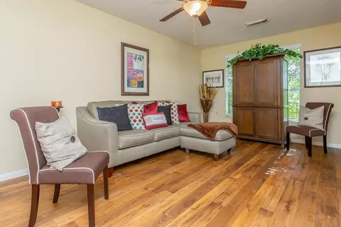 301 W Little York Rd #1033, Houston, TX 77076