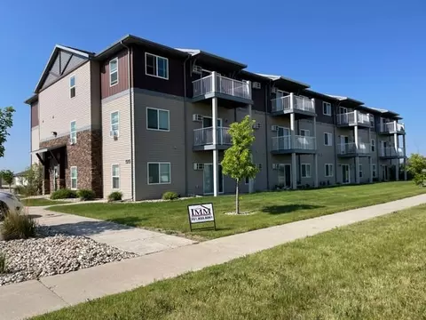 1919 35th Ave SW #205, Minot, ND 58701