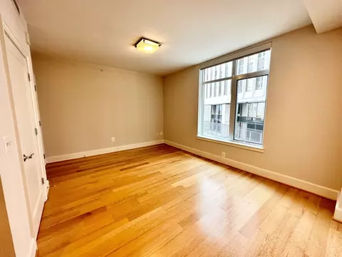 1355 17th St NW #903, Washington, DC 20036