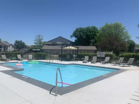 4500 Overland Dr #A207, Lawrence, KS 66049
