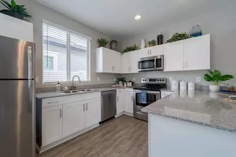 9999 W Missouri Ave #187, Glendale, AZ 85305