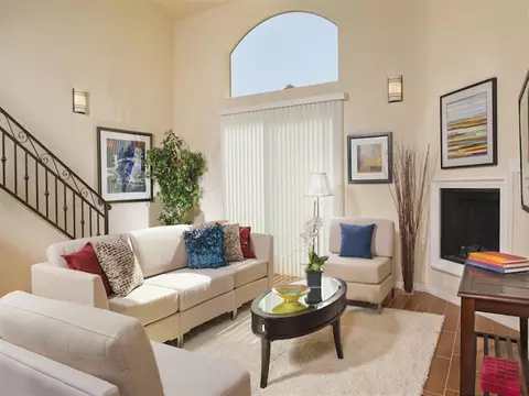 21535 Roscoe Blvd #101, Canoga Park, CA 91304