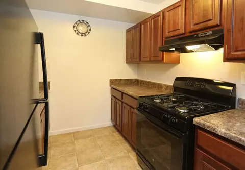 13913 Briarwood Dr, Laurel, MD 20708 photo 1