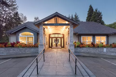 6765 SW Nyberg St #N-201, Tualatin, OR 97062