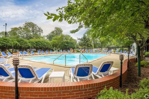 5500 S Shore Dr #1707, Chicago, IL 60637
