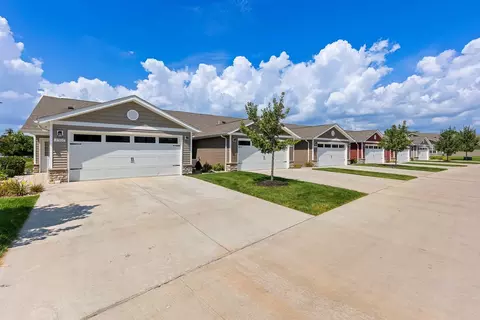 2250 Warbler Ln #2132W, Fairborn, OH 45324