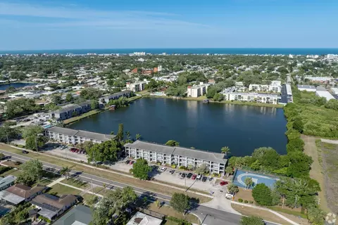 11444 137th St #D310, Largo, FL 33774