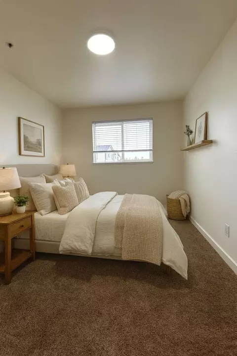 614 S Oakes St #204, Tacoma, WA 98405