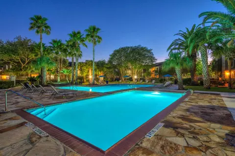 801 E Nasa Pkwy #0904, Webster, TX 77598