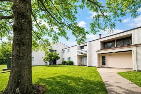 10-130 Sunnyhill Dr UNIT 117, Beaver Falls, PA 15010