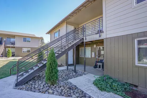 704 N Broadway St #14, Estacada, OR 97023