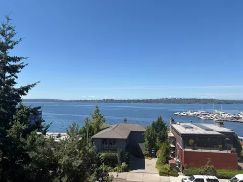 410 Lake St S #21, Kirkland, WA 98033