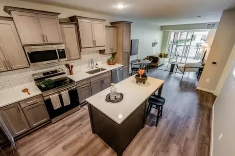 11050 Red Circle Dr #509, Minnetonka, MN 55343