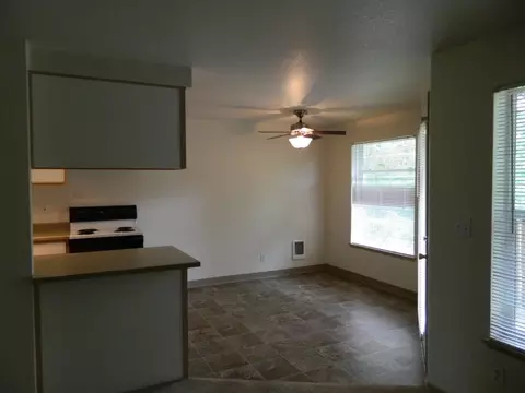 1324 SW Pleasant View Dr #D316, Gresham, OR 97080 photo 5