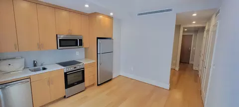 1355 17th St NW #721, Washington, DC 20036