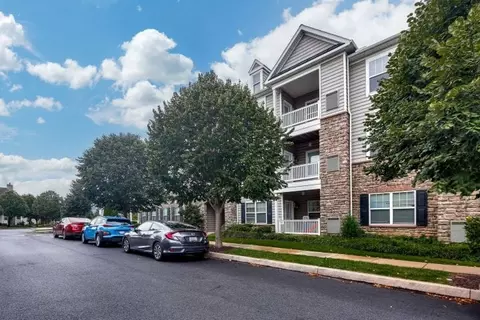 310 Honeysuckle Dr #436, Marietta, PA 17547