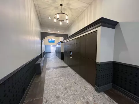 869 W Buena Ave #201, Chicago, IL 60613