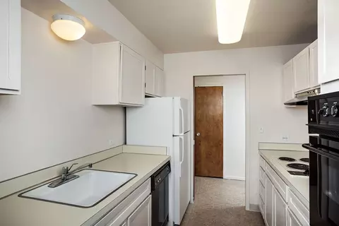 4265 NE Halsey St #402, Portland, OR 97213