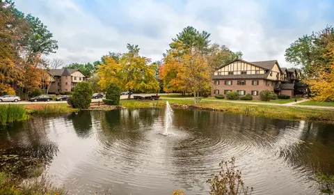 1 Newcastle Dr #069-02, Nashua, NH 03060