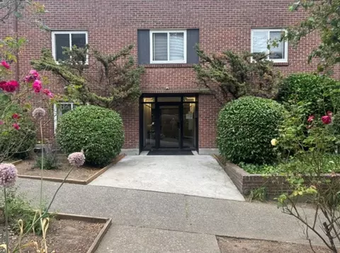 1212 5th Ave N #301, Seattle, WA 98109