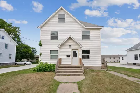1015 W 22nd St # 1, Cedar Falls, IA 50613