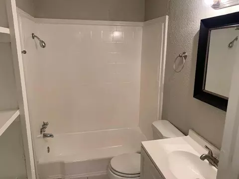 4950 Live Oak St #1-115, Dallas, TX 75206