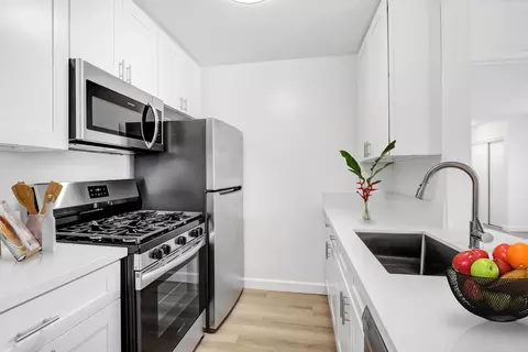 17806 Lassen St #309, Los Angeles, CA 91325