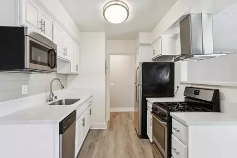 3250 Fairesta St #A05, Glendale, CA 91214