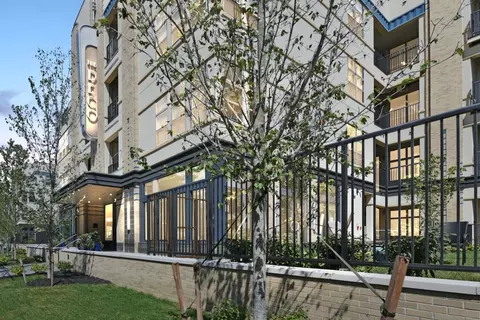 3450 Indianola Ave #412, Columbus, OH 43214