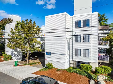 11740 Greenwood Ave N #109, Seattle, WA 98133