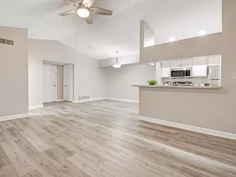 124 SW 62nd St #40-10, Gainesville, FL 32607