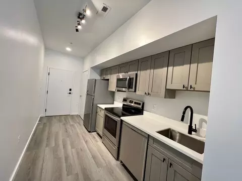 725 W Pratt St #207, Baltimore, MD 21201