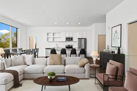 5905 N Lydell Ave #208, Glendale, WI 53217