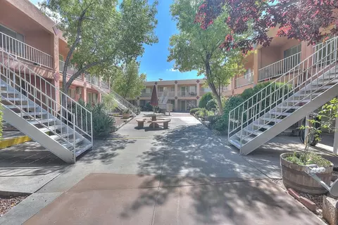 312 Graceland Dr SE #30, Albuquerque, NM 87108