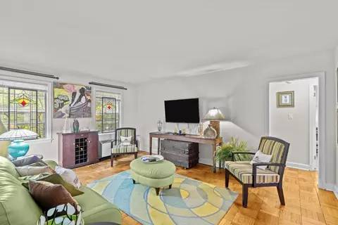 8000 Eastern Dr #8001D303, Silver Spring, MD 20910
