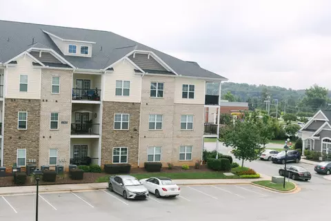 5402 Garden Lake Dr #1505-1E, Greensboro, NC 27410