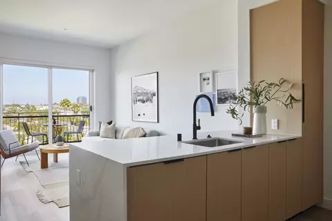 3555 Overland Ave #607, Los Angeles, CA 90034