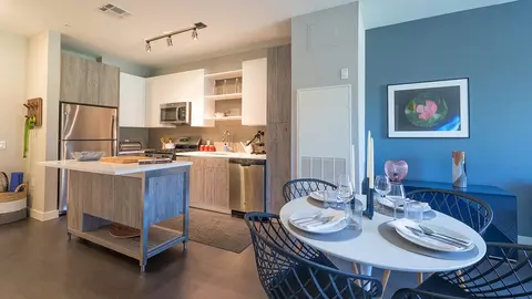 5 Cabot Rd #370, Medford, MA 02155