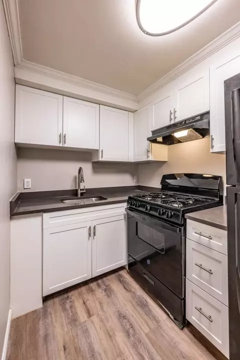 1260 Westford St #01-28, Lowell, MA 01851