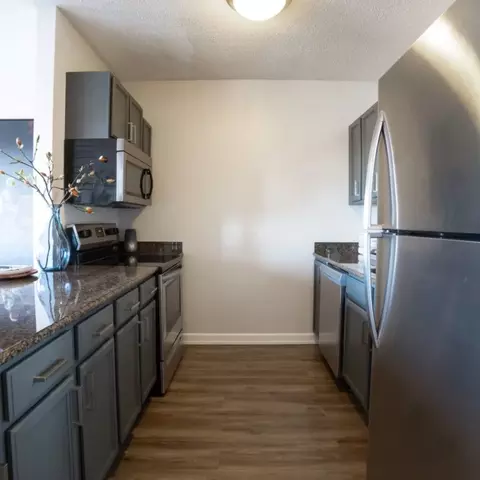 415 Howard St #0904, Evanston, IL 60202