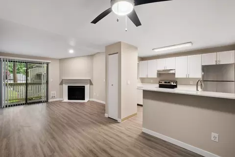 12414 NE 127th Ct #B05, Kirkland, WA 98034
