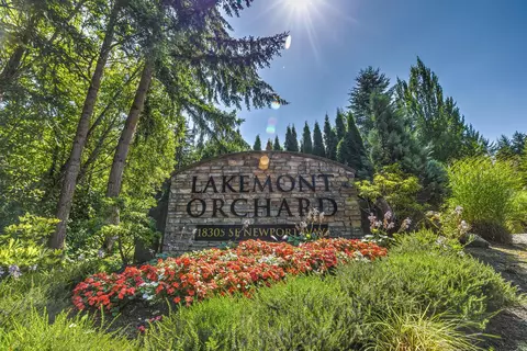 18305 SE Newport Way #F302, Issaquah, WA 98027