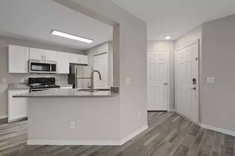 11251 S State St #L208, Sandy, UT 84070