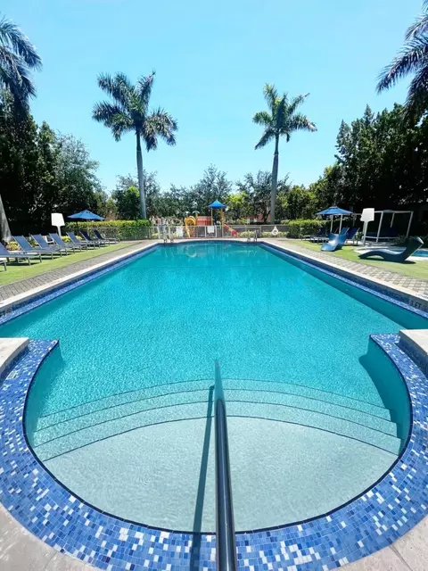 987 SW 37th Ave #1105, Miami, FL 33135