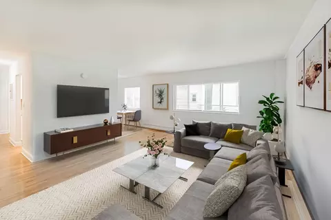 30 N Forest Ave #B, Rockville Centre, NY 11570
