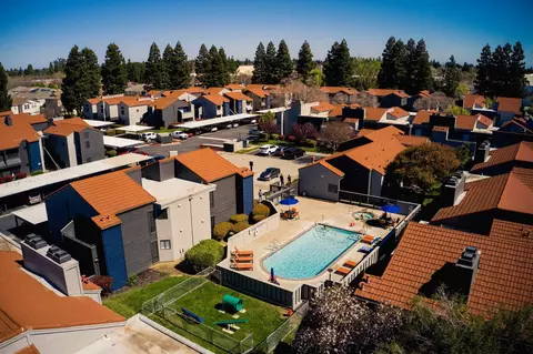 100 Summerfield Dr #304, Vacaville, CA 95687