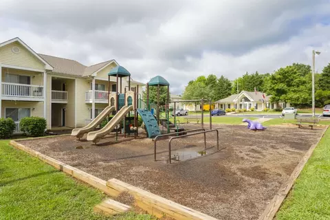 500 Lyons Walk Dr #0411, Kernersville, NC 27284