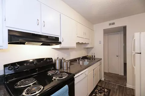 5518 W Market St #5608H, Greensboro, NC 27409