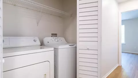 19200 Nordhoff St #1210, Los Angeles, CA 91324