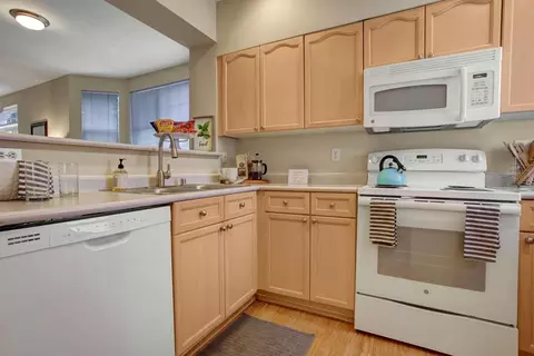 11101 123rd Ln NE #H052, Kirkland, WA 98033